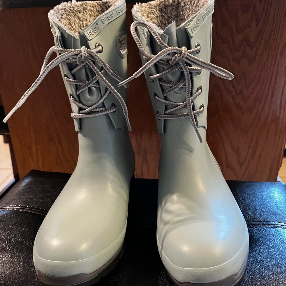 Womens Bogs Amanda Plush Boots for Snow and Rain. Waterproof